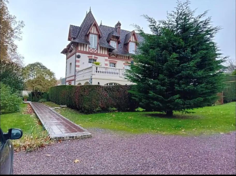 Un Appartement Dans Un Chateau Довіль Екстер'єр фото